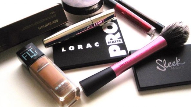 Unleash Your Beauty: Must-Have Makeup Essentials!