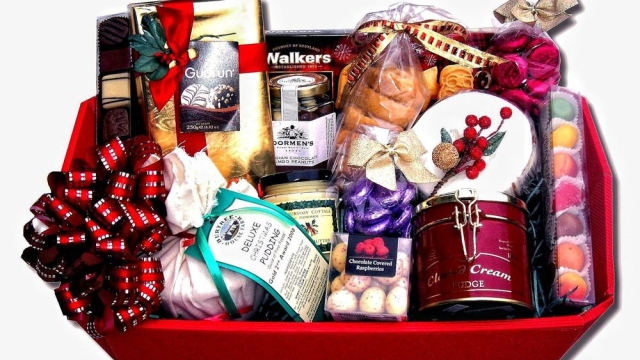 The Ultimate Guide to Festive Gifting: Unveiling the Best Christmas Hampers and Gift Sets!