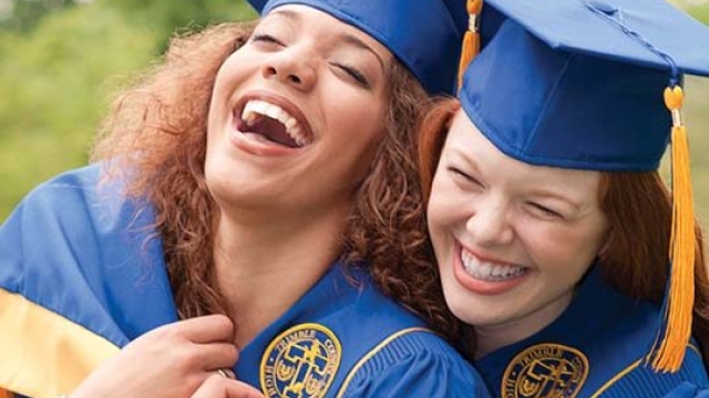 Little Grads, Big Dreams: A Guide to Kids’ Graduation Gowns